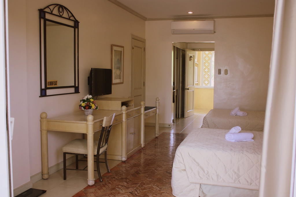 Club Morocco Resort And Country Club Subic Phòng bức ảnh